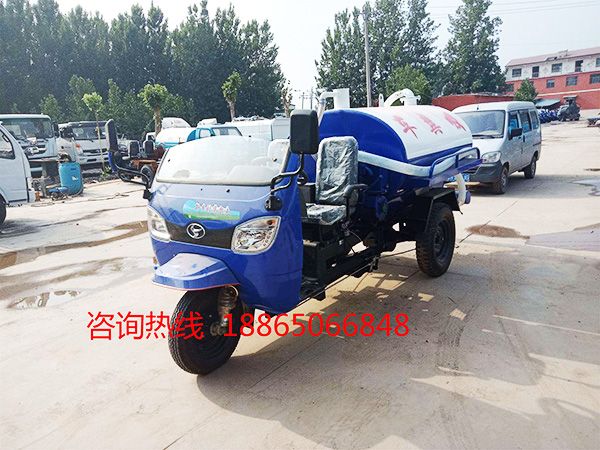小型三輪吸糞車
