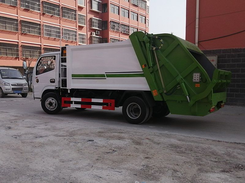 東風(fēng)國(guó)六壓縮垃圾車