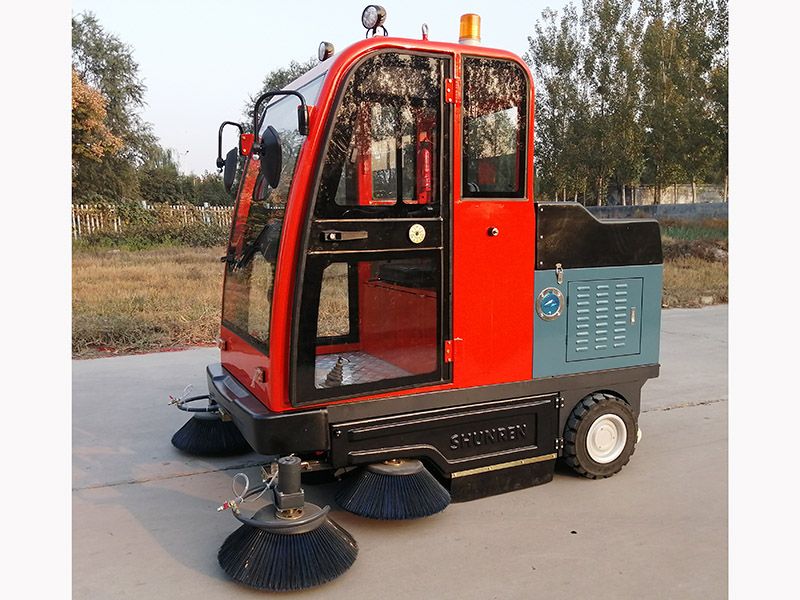高端電動掃地車