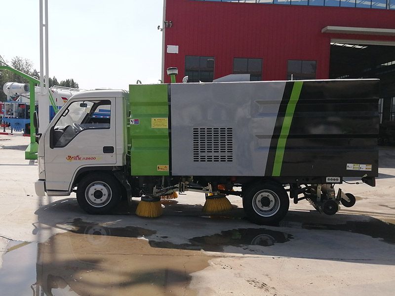 機(jī)動(dòng)掃地車