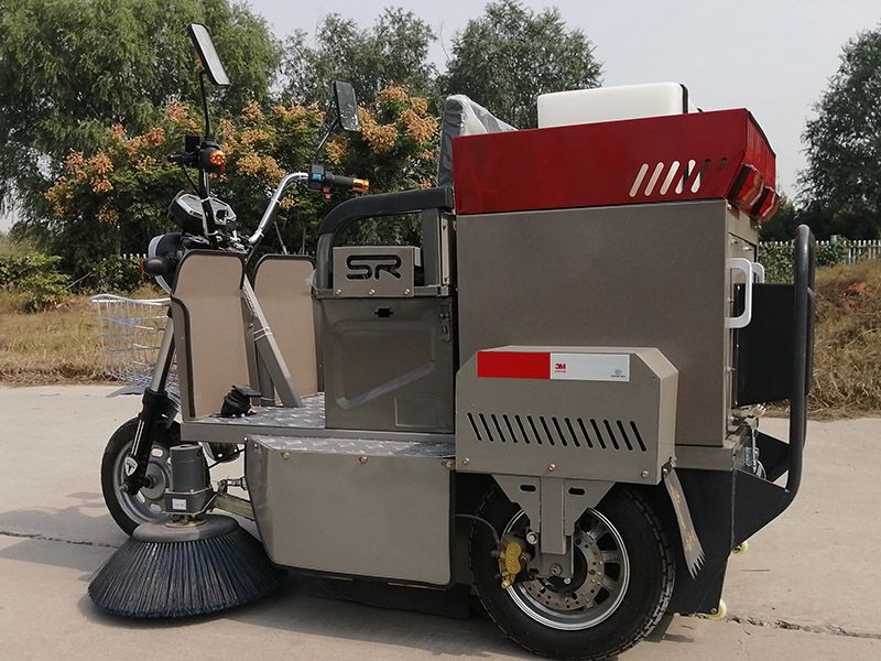 簡(jiǎn)易掃地車