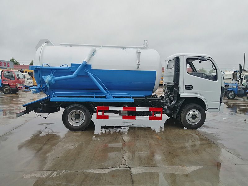 東風藍牌吸污車
